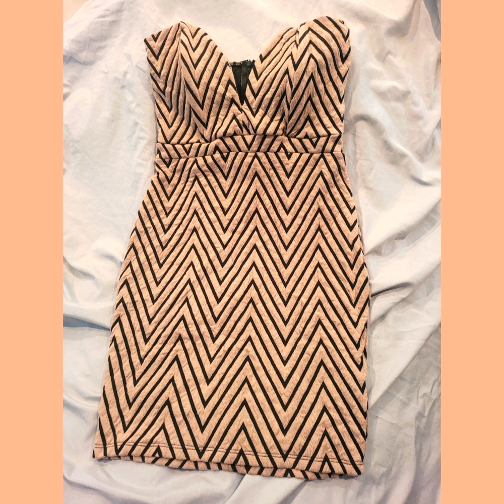 Strapless Deep-V Mini